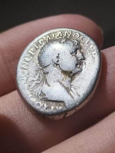 星盘世界钱币 5.2年度精品币大拍 一周年抽奖活动 - 非常稀有！罗马帝国 - 图拉真大帝军团军旗4德拉克马大银币蛇篮？阿拉伯行省-布斯拉造币 高纯银质感一流！