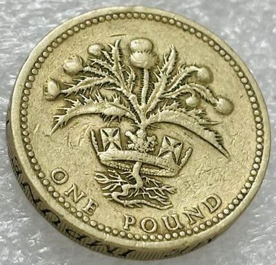 文馨钱币收藏第 302 场，国外回流老铜币，中东阿拉伯地区，拉美等国货币，30 号 1 号二连拍，长期接代拍业务，预计 4 月 4-5 号发货 1984 年 英国1镑苏格兰蓟皇冠