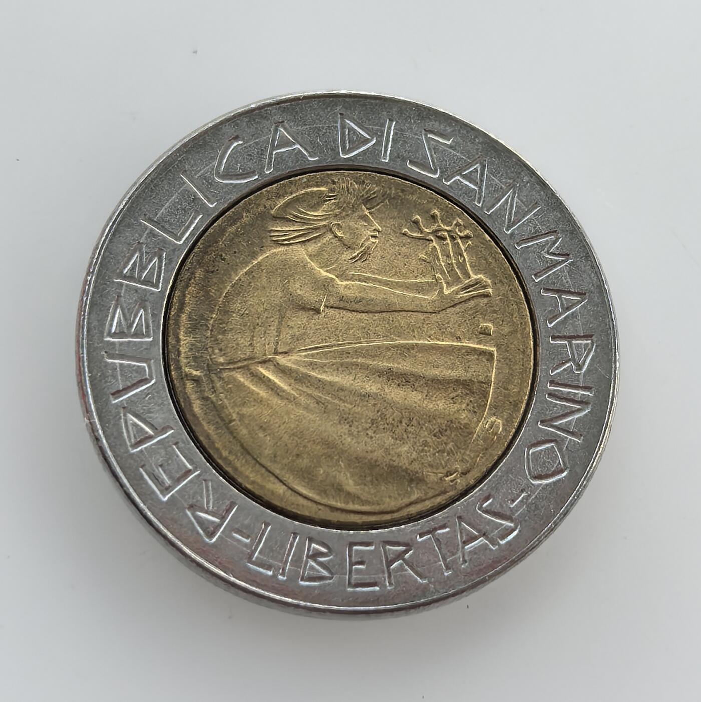 外国优质老铜币纪念币银币专场，周六晚上九点倒数截拍，满百包邮，节前出差在外，5月3日统一发货,可寄存半年，喜欢朋友微信扫描二维码可直接参拍