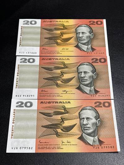 《外钞收藏家》第六百三十一期（五一假期场）（长期征集拍品、欢迎藏友们联系合作） 澳大利亚纸币版20元 不同签名3张 1张全新 2张AU