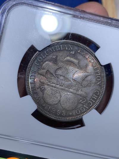 《竞宝斋》第484场 周日，周一，周二 3场连拍 （全场包邮）20级店铺 欢迎送拍 NGC MS64 美国 1893年 哥伦布半美元纪念银币 双面蓝彩包浆 状态极美。近期有同品种62分不含佣成交价即达到800元以上