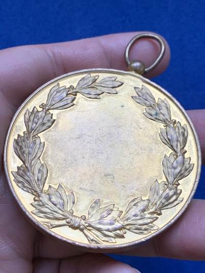 《竞宝斋》第484场 周日，周一，周二 3场连拍 （全场包邮）20级店铺 欢迎送拍 法国农业之父奥利维耶·德·塞尔镀金纪念章 86.8克 55.5mm大直径 双面高浮雕 少见版本