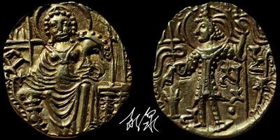 星盘世界钱币 5.2年度精品币大拍 一周年抽奖活动 典藏精品!贵霜帝国 · 夏迦（Shaka，约公元325–345年）金币第纳尔 品相：未流通（MS）采用简化贵霜币制，铸地不详。 正面：巴克特里亚文铭文模糊不清