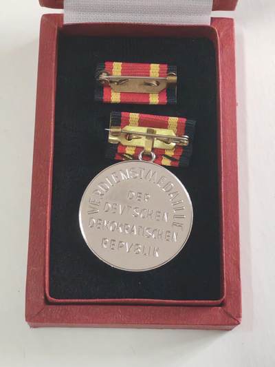 韵星假日军品类拍卖第56期  -- Rimey Holidays Militaria Auction 56 民主德国国家功勋奖章带原盒略 好品早期 最高等级奖章