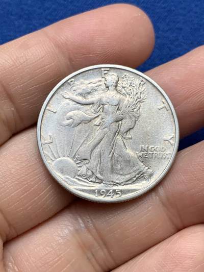 《竞宝斋》第484场 周日，周一，周二 3场连拍 （全场包邮）20级店铺 欢迎送拍 美国1945年行走女神半美元银币