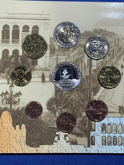 《竞宝斋》第484场 周日，周一，周二 3场连拍 （全场包邮）20级店铺 欢迎送拍 希腊2006年13.88欧非流通欧元套 含一枚精制银币-帕特雷-欧洲文化之都（ 925银 9.75克） 发行量2万5千枚 卡装