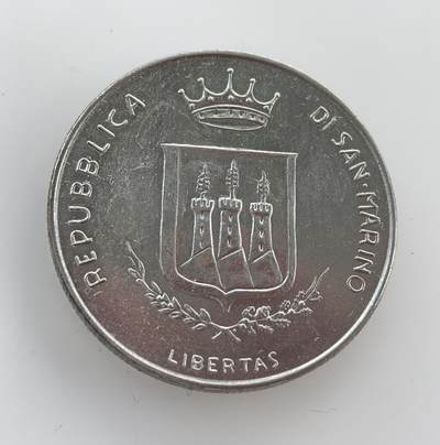 外国优质老铜币纪念币银币专场，周六晚上九点倒数截拍，满百包邮，节前出差在外，5月3日统一发货,可寄存半年，喜欢朋友微信扫描二维码可直接参拍 圣马力诺1983年战争怪兽攻击人类100里拉币，属于核战争威胁主题系列，是当时欧洲反核和平思潮下的纪念流通币。