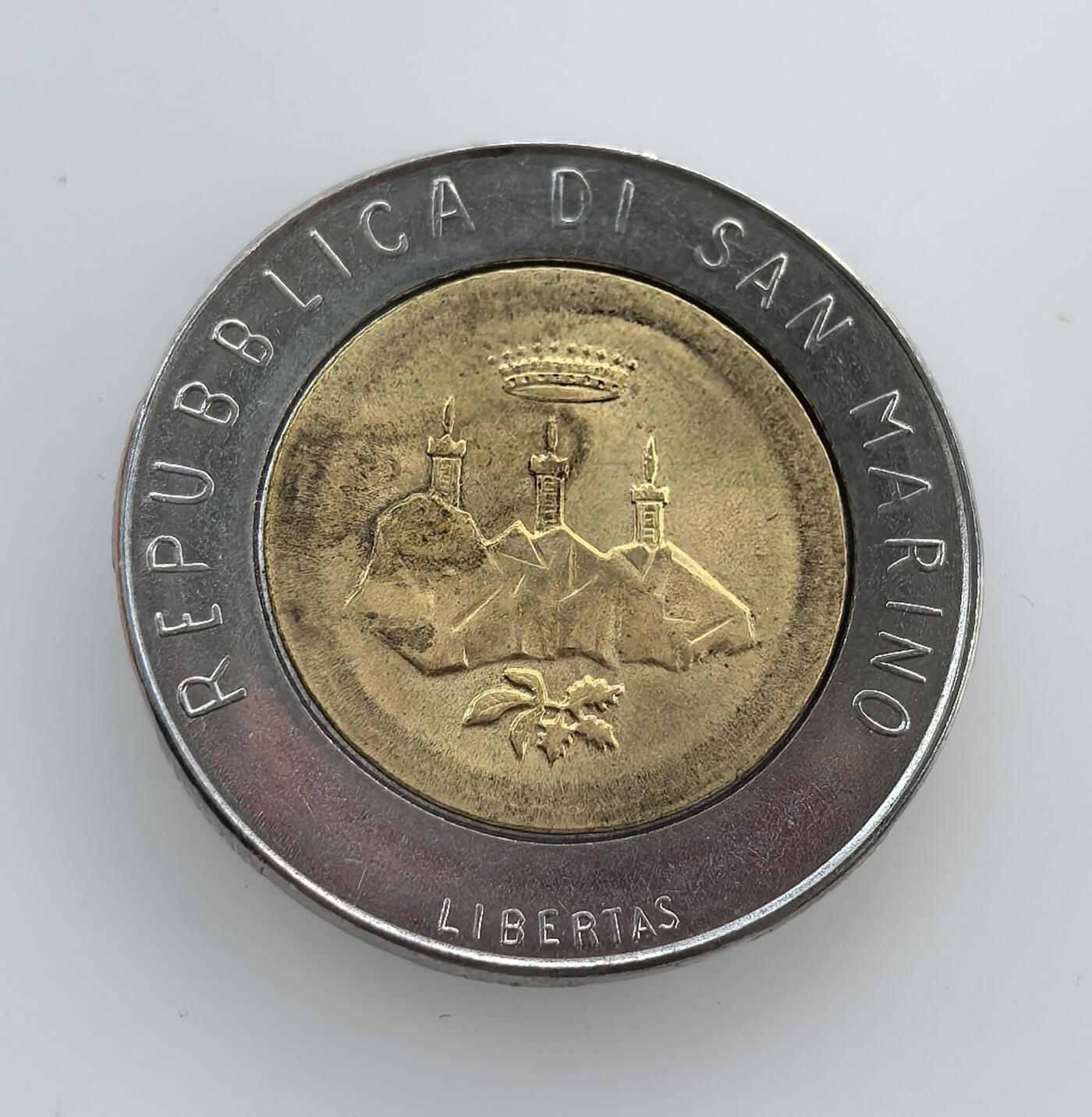 外国优质老铜币纪念币银币专场，周六晚上九点倒数截拍，满百包邮，节前出差在外，5月3日统一发货,可寄存半年，喜欢朋友微信扫描二维码可直接参拍