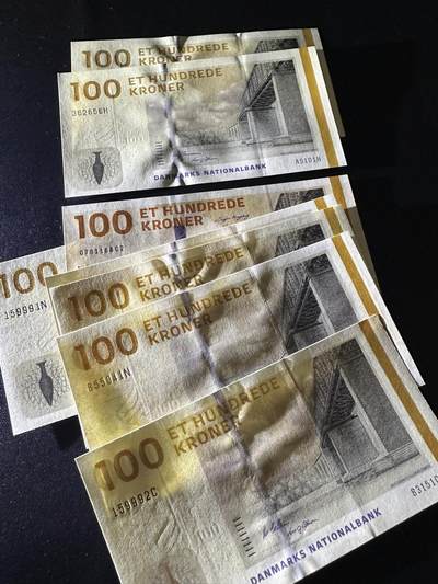 《外钞收藏家》第六百三十一期（五一假期场）（长期征集拍品、欢迎藏友们联系合作） 丹麦桥版100克朗 不同签名版本 8张一起 全新UNC