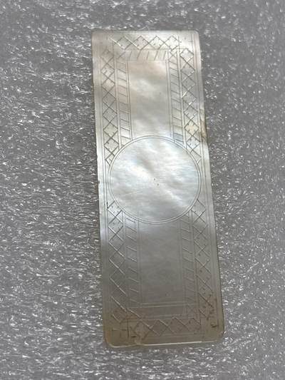 文馨钱币收藏第 302 场，国外回流老铜币，中东阿拉伯地区，拉美等国货币，30 号 1 号二连拍，长期接代拍业务，预计 4 月 4-5 号发货 清代方型螺钿筹码，清工匠手工精雕出口至欧美贵族的贝母制品，东方韵味，珠光玉润，雕刻精美