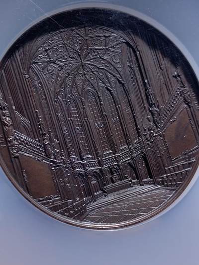 《竞宝斋》第484场 周日，周一，周二 3场连拍 （全场包邮）20级店铺 欢迎送拍 NGC MS64BN 高分 1846年原铸比利时圣雅克大教堂，直径：50mm，重：50g，加大加厚盒。