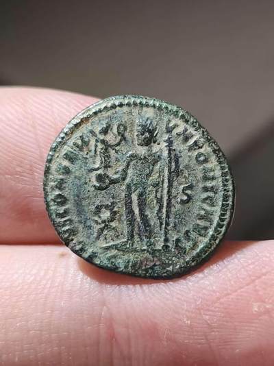 星盘世界钱币 5.2年度精品币大拍 一周年抽奖活动 少见极美品！罗马帝国-君士坦丁之子克里斯普斯 铭文：我主 弗拉维乌斯·尤利乌斯·克里斯普斯，最高贵的凯撒 背面本人（cos朱皮特）持胜利女神