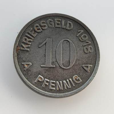 外国优质老铜币纪念币银币专场，周六晚上九点倒数截拍，满百包邮，节前出差在外，5月3日统一发货,可寄存半年，喜欢朋友微信扫描二维码可直接参拍 德国吕登沙伊德市1918年10芬尼战时紧急货币，一战后期金属短缺，地方发行此类代币，以维持小额流通。