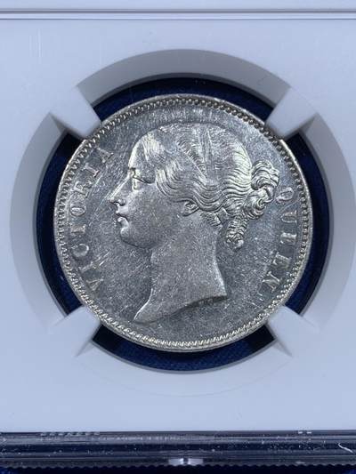 《竞宝斋》第484场 周日，周一，周二 3场连拍 （全场包邮）20级店铺 欢迎送拍 NGC MS62 英属印度1840年维多利亚女王双辫1卢比银币