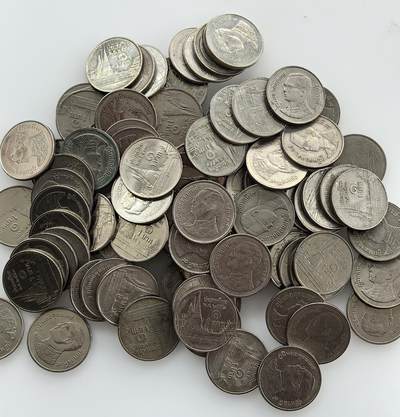 外国优质老铜币纪念币银币专场，周六晚上九点倒数截拍，满百包邮，节前出差在外，5月3日统一发货,可寄存半年，喜欢朋友微信扫描二维码可直接参拍 泰国普密蓬国王时期1泰铢100枚，正面为国王头像，背面多为寺庙图案，是泰国长期使用的主流基础流通货币之一。