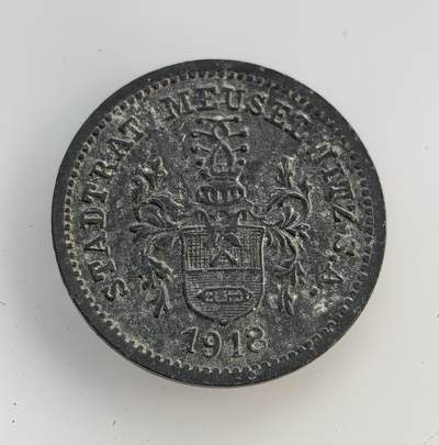 外国优质老铜币纪念币银币专场，周六晚上九点倒数截拍，满百包邮，节前出差在外，5月3日统一发货,可寄存半年，喜欢朋友微信扫描二维码可直接参拍 德国迈森尼茨1918年10芬尼紧急代用币，一战后期金属短缺，地方发行此类代币，有效期至战后一年。