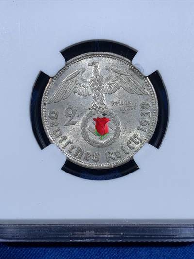 《竞宝斋》第484场 周日，周一，周二 3场连拍 （全场包邮）20级店铺 欢迎送拍 NGC MS63 德国1938B二马克银币，品相非常不错，光度好。