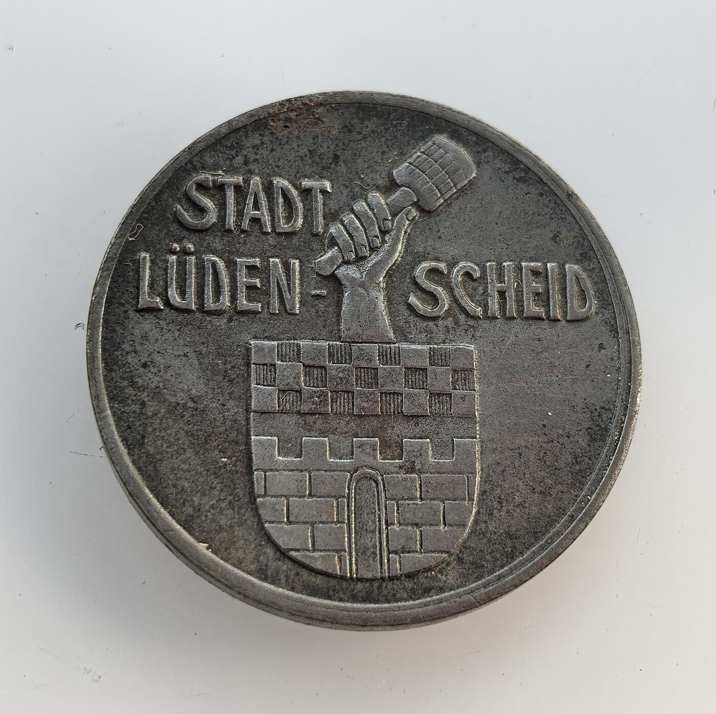 外国优质老铜币纪念币银币专场，周六晚上九点倒数截拍，满百包邮，节前出差在外，5月3日统一发货,可寄存半年，喜欢朋友微信扫描二维码可直接参拍