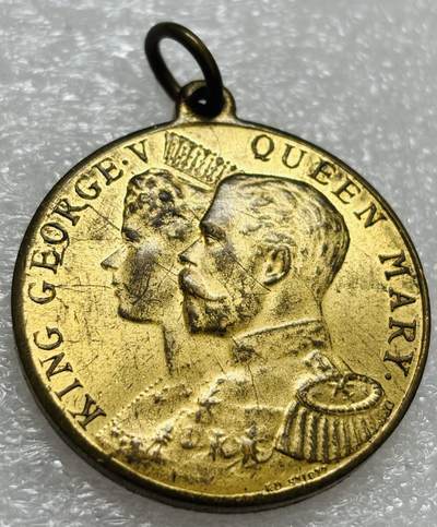 文馨钱币收藏第 302 场，国外回流老铜币，中东阿拉伯地区，拉美等国货币，30 号 1 号二连拍，长期接代拍业务，预计 4 月 4-5 号发货 1911 年英国乔治五世加冕纪念章，详情看图