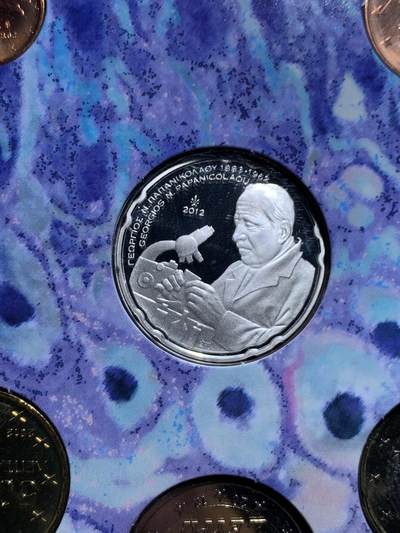 《竞宝斋》第484场 周日，周一，周二 3场连拍 （全场包邮）20级店铺 欢迎送拍 希腊2012年13.88欧非流通欧元套 含一枚类精制银币）  乔治·帕帕尼古拉乌（宫颈癌筛查之父） 银币 925银9.75克 发行量：1万 卡装