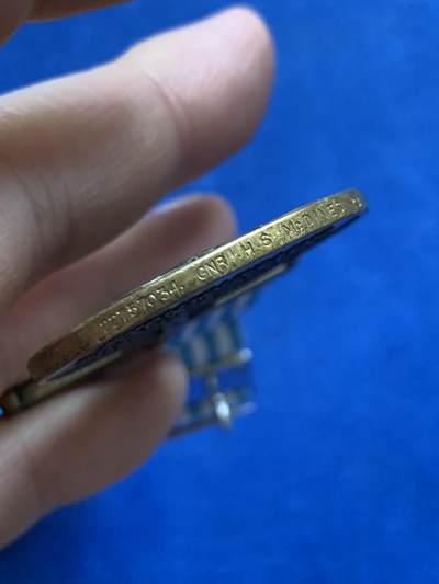 《竞宝斋》第484场 周日，周一，周二 3场连拍 （全场包邮）20级店铺 欢迎送拍 朝鲜战争英军奖章联排，得主为皇家炮兵，带边铭22757034 Gunner H.S. McDines和朝鲜勋条。皇家炮兵的参战人数是最少的部队，发给炮兵的勋章最为稀少。总重84.2克，细节见图。