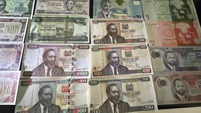 《外钞收藏家》第六百三十一期（五一假期场）（长期征集拍品、欢迎藏友们联系合作） 塞拉利郎、利比里亚、肯尼亚、纳米比亚等国家一起 25张一起 基本都是全新 个别有小瑕疵