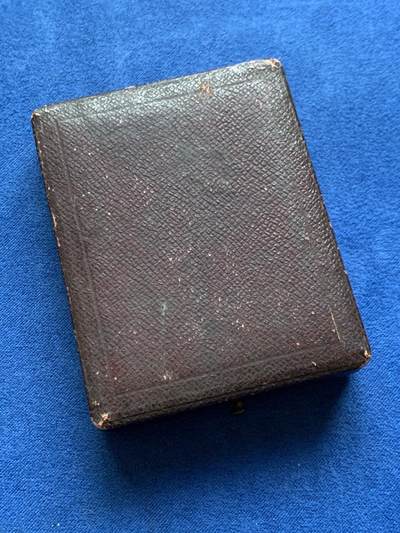 《竞宝斋》第484场 周日，周一，周二 3场连拍 （全场包邮）20级店铺 欢迎送拍 法兰西音乐节纪念银章 20.7克 37.8mm 菱形银标 带盒