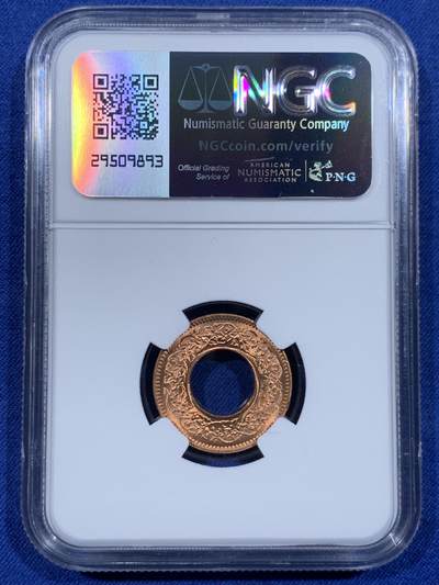 《竞宝斋》第484场 周日，周一，周二 3场连拍 （全场包邮）20级店铺 欢迎送拍 NGC MS67RD 英属印度 1943年 1PICE 中孔铜币 冠军分