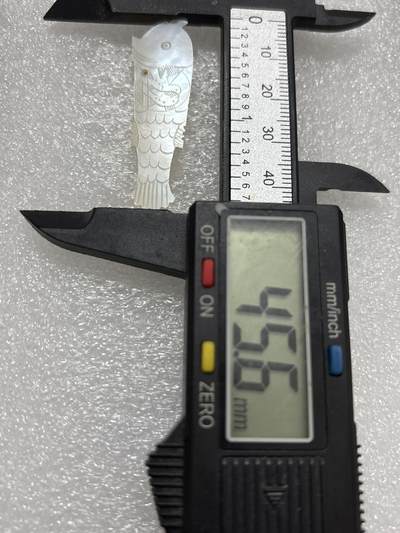 文馨钱币收藏第 302 场，国外回流老铜币，中东阿拉伯地区，拉美等国货币，30 号 1 号二连拍，长期接代拍业务，预计 4 月 4-5 号发货 清代螺钿筹码，清工匠手工精雕出口至欧美贵族的贝母制品，东方韵味，珠光玉润，雕刻精美，