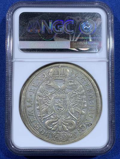 《竞宝斋》第484场 周日，周一，周二 3场连拍 （全场包邮）20级店铺 欢迎送拍 NGC XFD 波希米亚王国1696年利奥波德一世1泰勒银币 布拉格版 极其稀少 欧洲拍卖vf要一万四 加厚盒