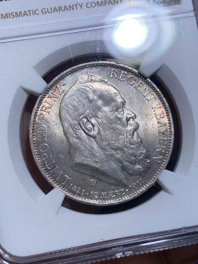 《竞宝斋》第484场 周日，周一，周二 3场连拍 （全场包邮）20级店铺 欢迎送拍 NGC MS65 德国巴伐利亚1911年柳特波德大公90岁寿辰纪念银币 转光明显