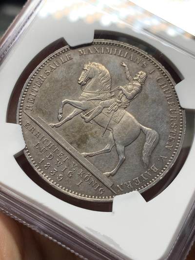 《竞宝斋》第484场 周日，周一，周二 3场连拍 （全场包邮）20级店铺 欢迎送拍 NGC UNCD 德国1839年巴伐利亚路德维希一世选帝侯纪念2泰勒银币 UNC性价比之选 底板细节都非常好