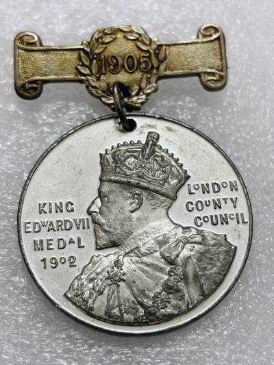 文馨钱币收藏第 302 场，国外回流老铜币，中东阿拉伯地区，拉美等国货币，30 号 1 号二连拍，长期接代拍业务，预计 4 月 4-5 号发货 近乎未使用，1902年英国爱德华七世加冕纪念章，高浮雕工艺，详情看图