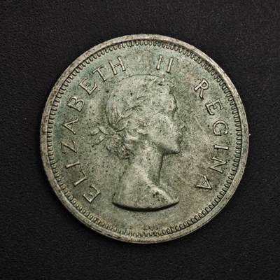 【淘币小摊】实时拍第九百零二拍   银币场    每周一统一发货 南非1955年伊丽莎白二世1先令银币