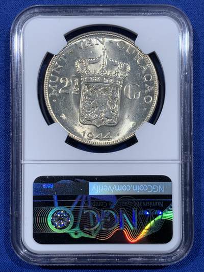 《竞宝斋》第484场 周日，周一，周二 3场连拍 （全场包邮）20级店铺 欢迎送拍 NGC MS65 荷属库拉索 1944年 2.5盾银币 黄油彩 高分