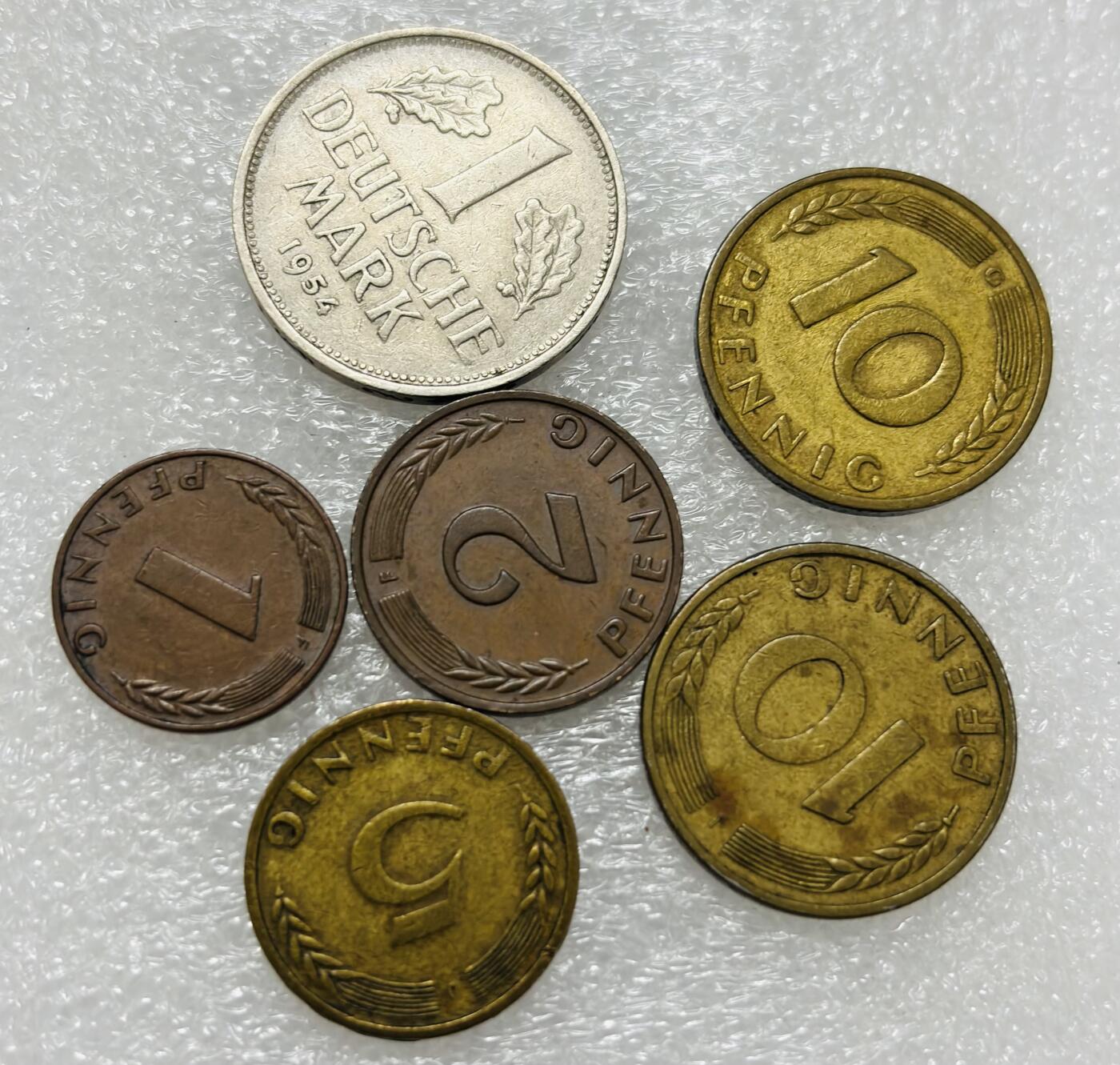 文馨钱币收藏第 302 场，国外回流老铜币，中东阿拉伯地区，拉美等国货币，30 号 1 号二连拍，长期接代拍业务，预计 4 月 4-5 号发货