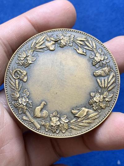 《竞宝斋》第484场 周日，周一，周二 3场连拍 （全场包邮）20级店铺 欢迎送拍 玛丽安娜女神铜章 60.4克 49.8mm 丰饶角铜标 带盒