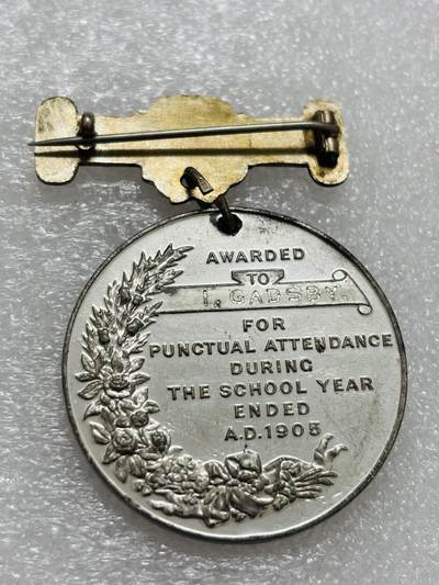 文馨钱币收藏第 302 场，国外回流老铜币，中东阿拉伯地区，拉美等国货币，30 号 1 号二连拍，长期接代拍业务，预计 4 月 4-5 号发货 近乎未使用，1902年英国爱德华七世加冕纪念章，高浮雕工艺，详情看图