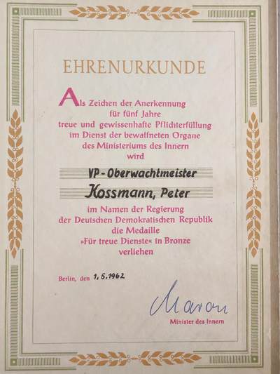 韵星假日军品类拍卖第56期  -- Rimey Holidays Militaria Auction 56 民主德国铜级内务部武装力量忠诚服务奖章带证带原盒略 极早期无国徽版本