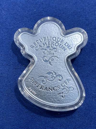 《竞宝斋》第484场 周日，周一，周二 3场连拍 （全场包邮）20级店铺 欢迎送拍 喀麦隆2018年圣诞天使500中非法郎彩色异形精制银币 20克 999银 发行量999枚 盒证全