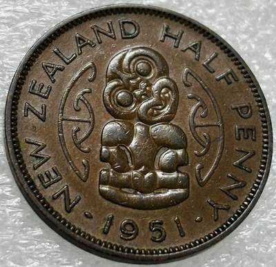 文馨钱币收藏第 302 场，国外回流老铜币，中东阿拉伯地区，拉美等国货币，30 号 1 号二连拍，长期接代拍业务，预计 4 月 4-5 号发货 极美品 1951 年英属新西兰乔治六世半便士