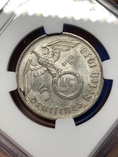 《竞宝斋》第484场 周日，周一，周二 3场连拍 （全场包邮）20级店铺 欢迎送拍 NGC MS61 德国1938-E五马克银币，克书中最少的一个年份厂别，难得遇到