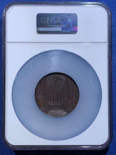 《竞宝斋》第484场 周日，周一，周二 3场连拍 （全场包邮）20级店铺 欢迎送拍 NGC MS64BN 高分 1846年原铸比利时圣雅克大教堂，直径：50mm，重：50g，加大加厚盒。