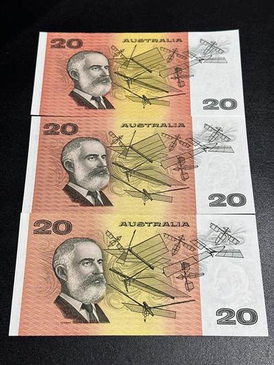 《外钞收藏家》第六百三十一期（五一假期场）（长期征集拍品、欢迎藏友们联系合作） 澳大利亚纸币版20元 不同签名3张 1张全新 2张AU