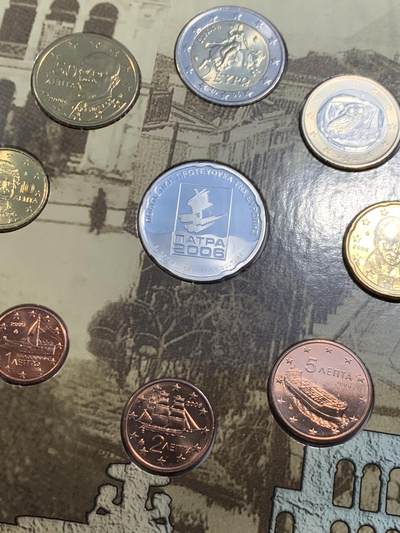 《竞宝斋》第484场 周日，周一，周二 3场连拍 （全场包邮）20级店铺 欢迎送拍 希腊2006年13.88欧非流通欧元套 含一枚精制银币-帕特雷-欧洲文化之都（ 925银 9.75克） 发行量2万5千枚 卡装