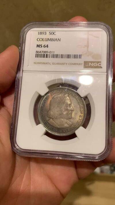 《竞宝斋》第484场 周日，周一，周二 3场连拍 （全场包邮）20级店铺 欢迎送拍 NGC MS64 美国 1893年 哥伦布半美元纪念银币 双面蓝彩包浆 状态极美。近期有同品种62分不含佣成交价即达到800元以上