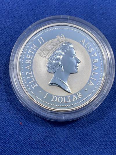 《竞宝斋》第484场 周日，周一，周二 3场连拍 （全场包邮）20级店铺 欢迎送拍 澳大利亚1997年笑翠鸟（带熊猫私印）1元带纯金私印银币  999银 1盎司 发行量1万5千枚 盒证全