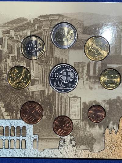 《竞宝斋》第484场 周日，周一，周二 3场连拍 （全场包邮）20级店铺 欢迎送拍 希腊2006年13.88欧非流通欧元套 含一枚精制银币-帕特雷-欧洲文化之都（ 925银 9.75克） 发行量2万5千枚 卡装