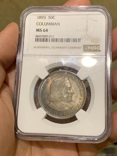 《竞宝斋》第484场 周日，周一，周二 3场连拍 （全场包邮）20级店铺 欢迎送拍 NGC MS64 美国 1893年 哥伦布半美元纪念银币 双面蓝彩包浆 状态极美。近期有同品种62分不含佣成交价即达到800元以上