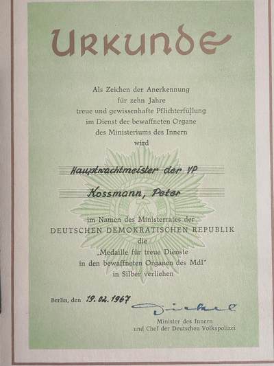 韵星假日军品类拍卖第56期  -- Rimey Holidays Militaria Auction 56 民主德国银级内务部武装力量忠诚服务奖章带证带原盒略 极早期无国徽版本